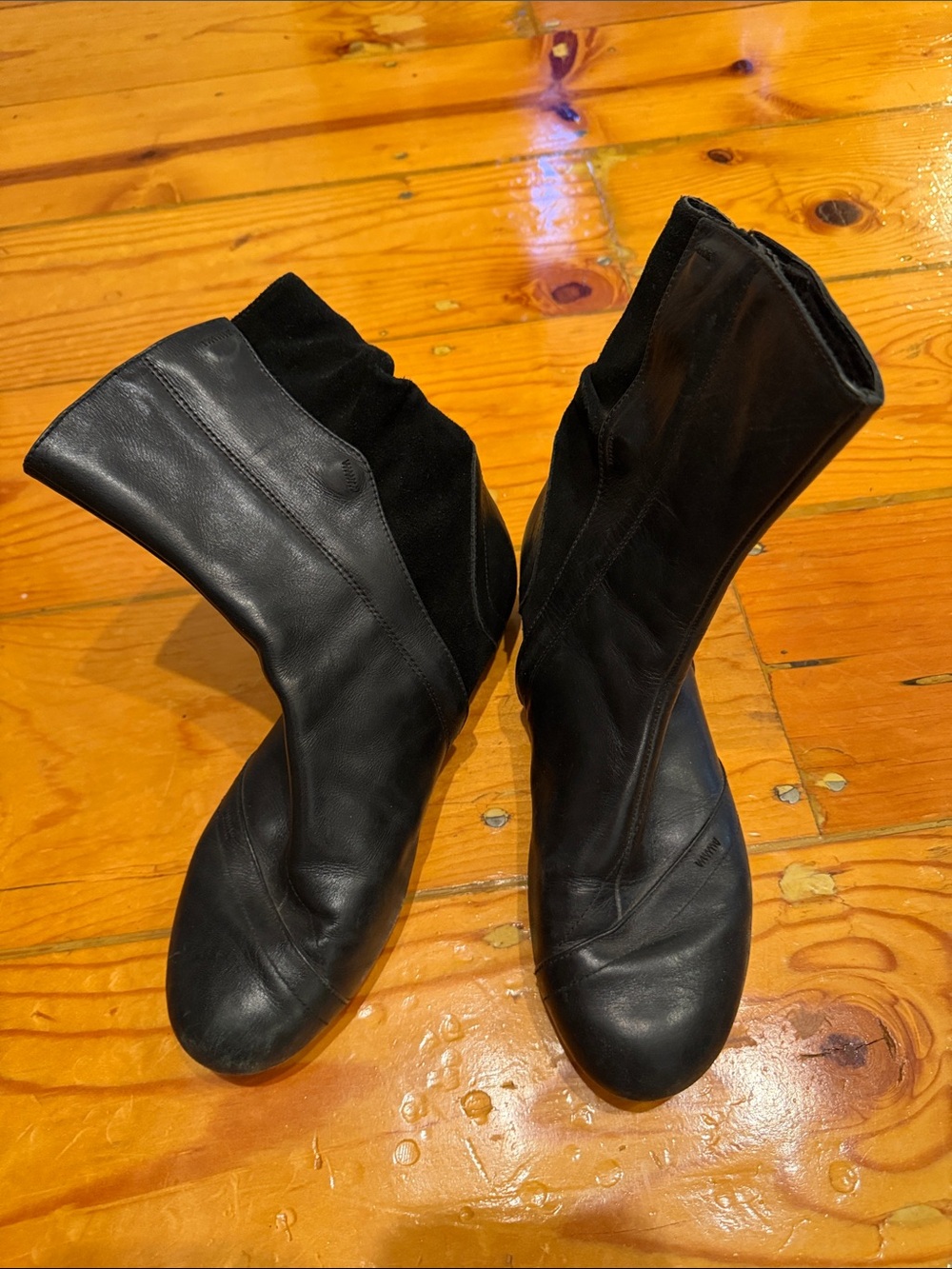Patagonia Banhda Black Leather Ankle Boots 7.5